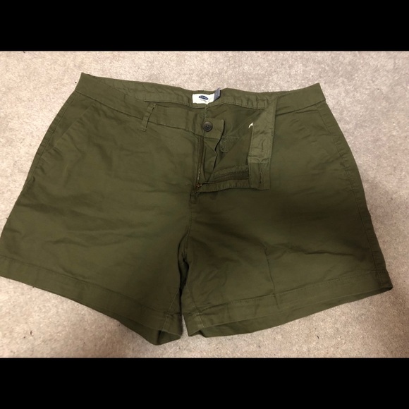 Old Navy Army Green Shorts - Picture 1 of 3